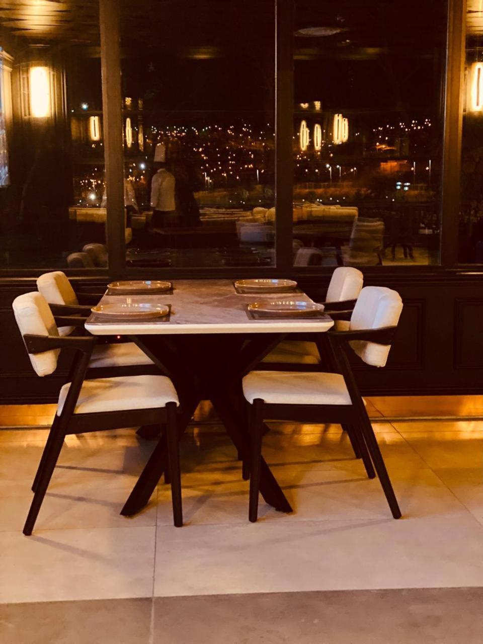 באלג'וראשי National Park Hotel מראה חיצוני תמונה